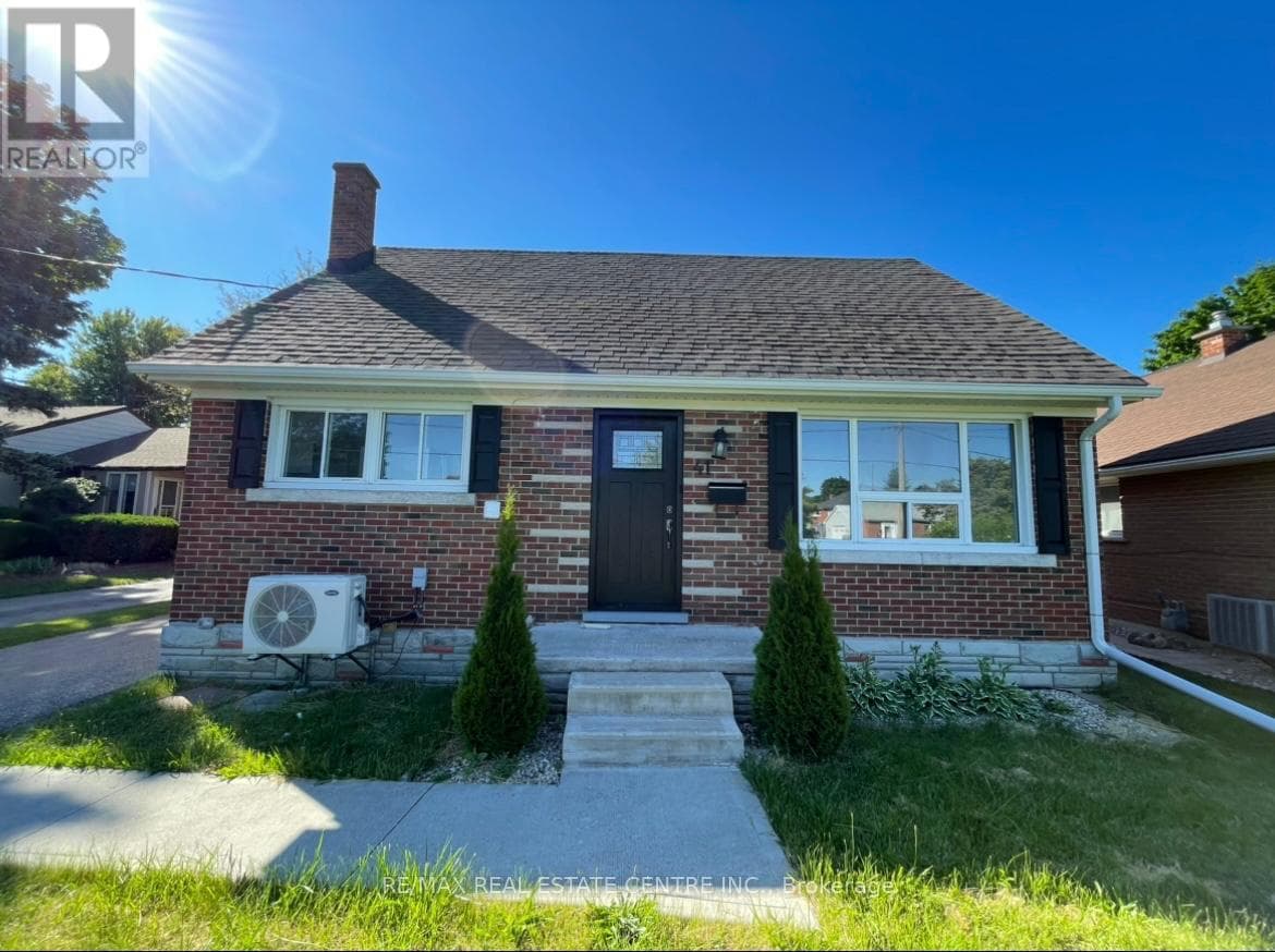 UPPER - 41 BELLEVIEW AVENUE E — photo 1