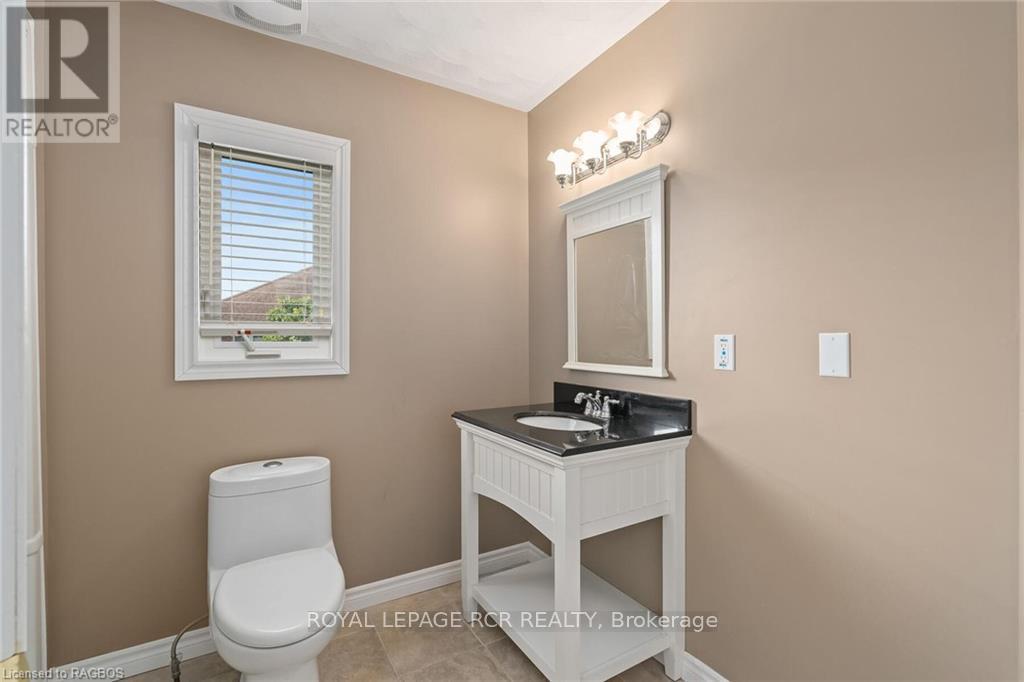 414 4th Street S, Hanover, Ontario  N4N 3V1 - Photo 26 - X11880015