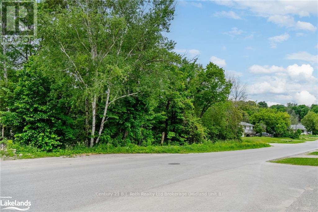 401 Mcnicoll Street, Tay (Port Mcnicoll), Ontario L0K 1R0 - Photo 2 - S10437196
