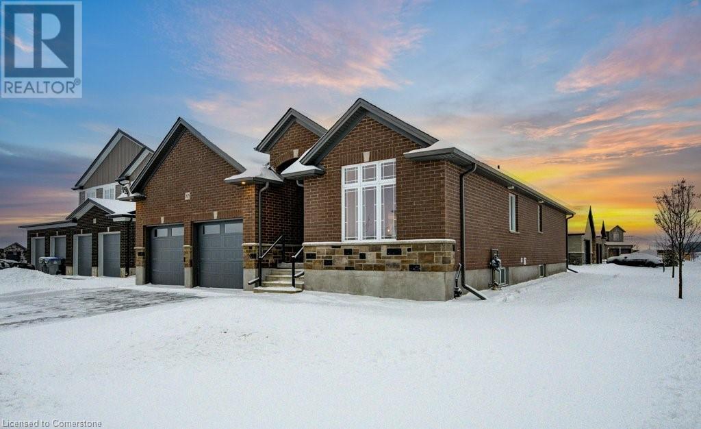 705 Hollinger Drive S, Listowel, Ontario N4W 3V2 - Photo 2 - 40685898