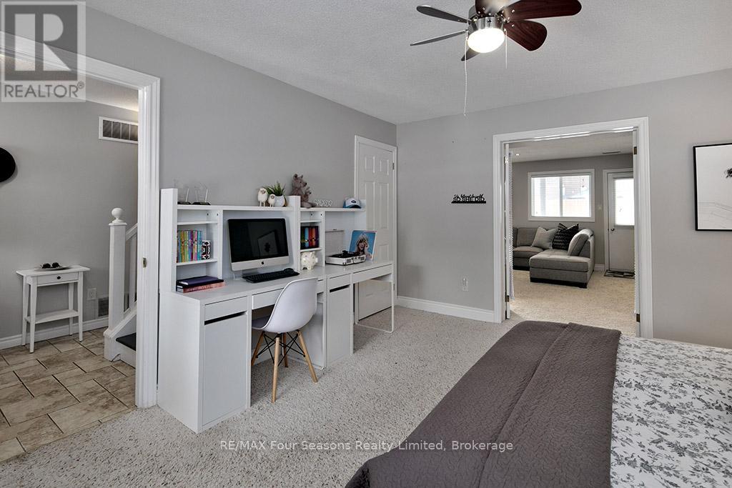 104 Laurie's Court, Blue Mountains, Ontario  L9Y 0L4 - Photo 5 - X11944856