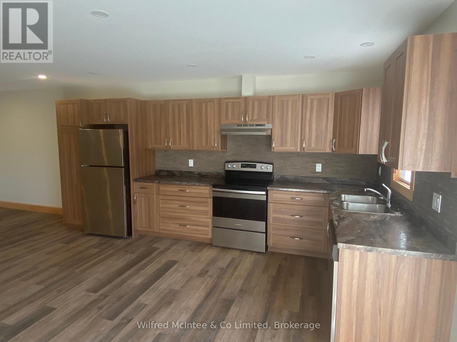 134 Regent Street S, Arran-Elderslie, Ontario  N0G 2N0 - Photo 5 - X11946341