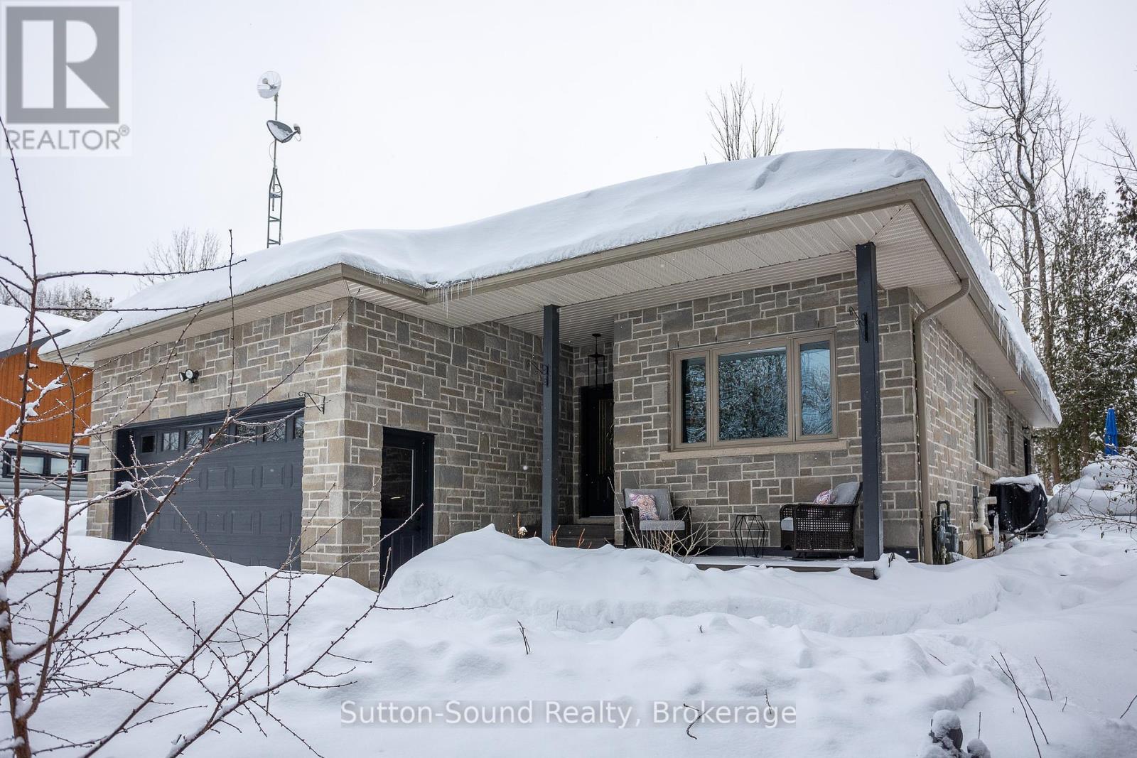 170 Lakeshore Road, Georgian Bluffs, Ontario N0H 2T0 - Photo 2 - X11957145
