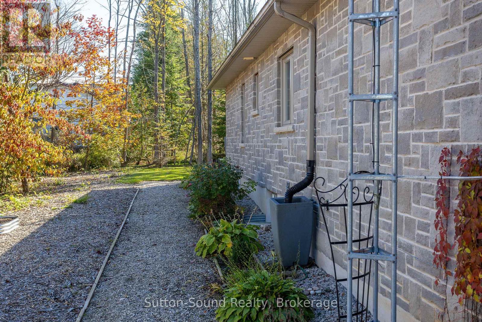 170 Lakeshore Road, Georgian Bluffs, Ontario N0H 2T0 - Photo 26 - X11957145