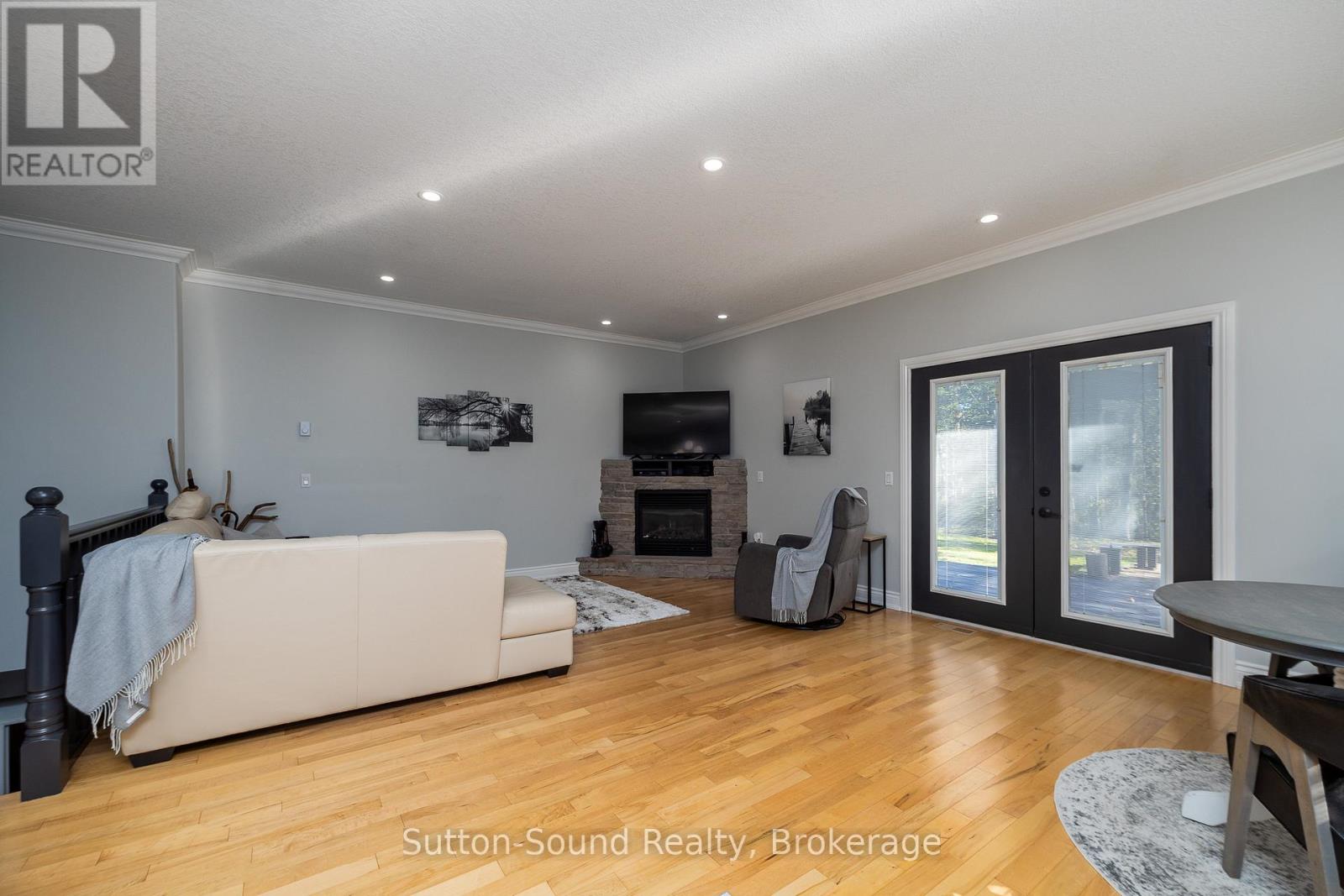 170 Lakeshore Road, Georgian Bluffs, Ontario N0H 2T0 - Photo 8 - X11957145