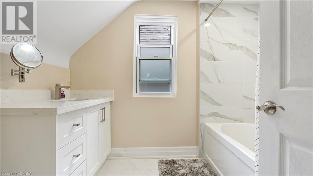 33 Highland Avenue, Hamilton, Ontario L8L 1Y8 - Photo 14 - 40695857