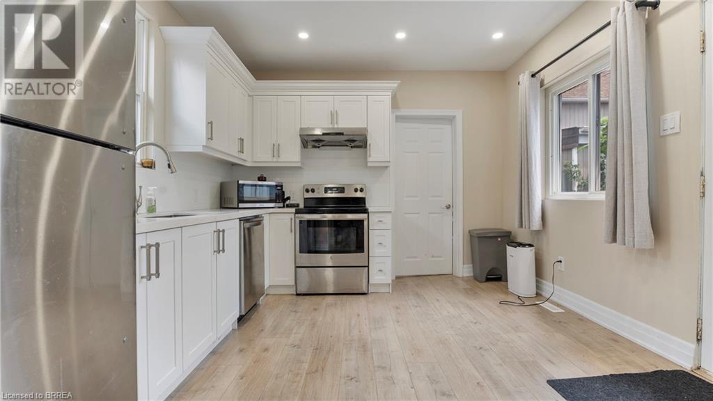 33 Highland Avenue, Hamilton, Ontario L8L 1Y8 - Photo 8 - 40695857