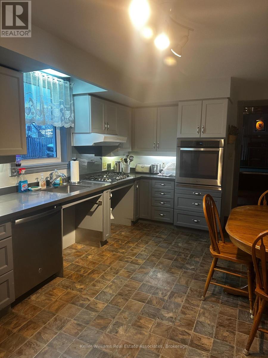 860 Muskoka Road South Road S, Gravenhurst (Muskoka (S)), Ontario  P1P 1K3 - Photo 2 - X11989664
