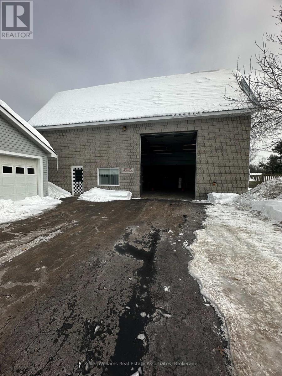 860 Muskoka Road South Road S, Gravenhurst (Muskoka (S)), Ontario  P1P 1K3 - Photo 40 - X11989664
