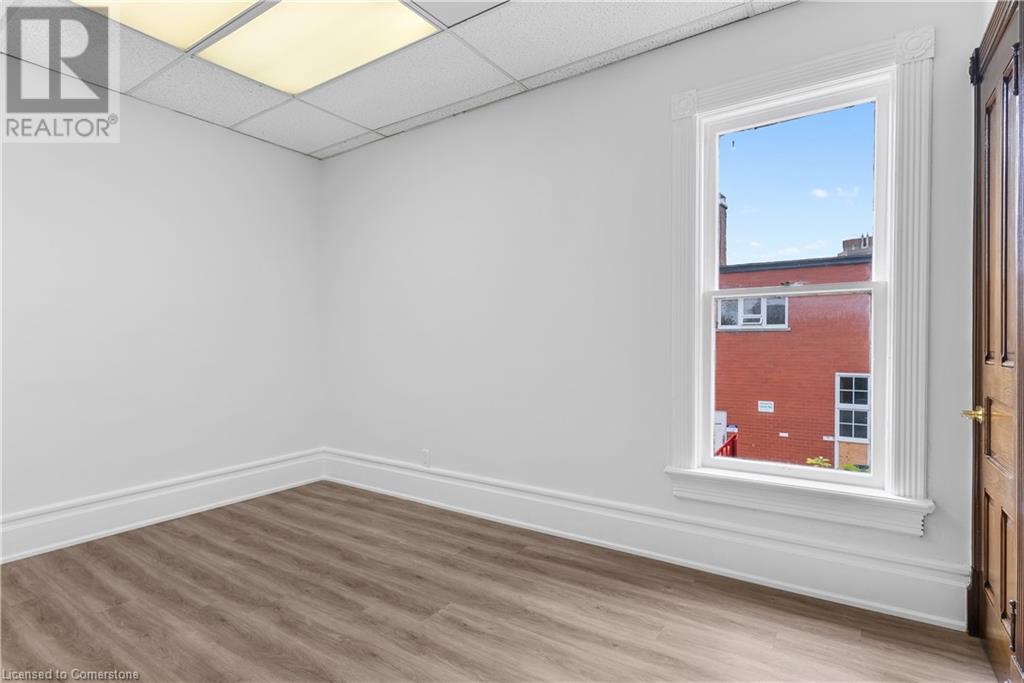 18 Weber Street W Unit# Office 8, Kitchener, Ontario N2H 3Z2 - Photo 1 - 40701383