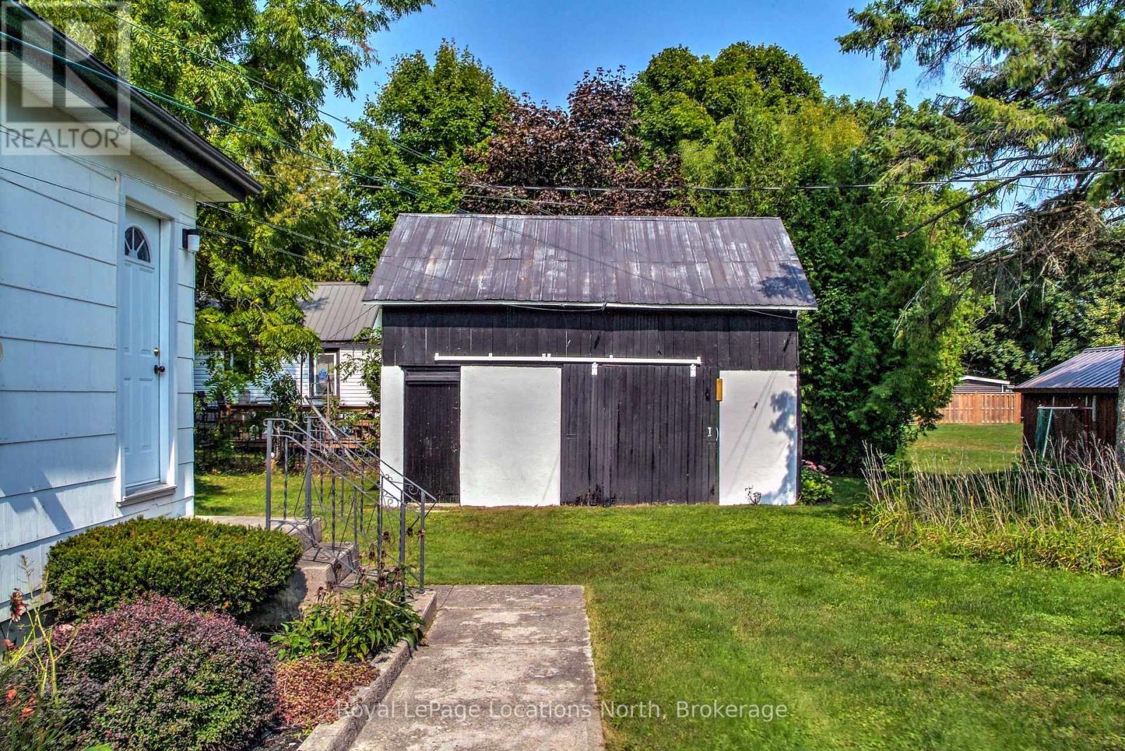 210 Cherry Street, Clearview (Stayner), Ontario  L0M 1S0 - Photo 3 - S12000537