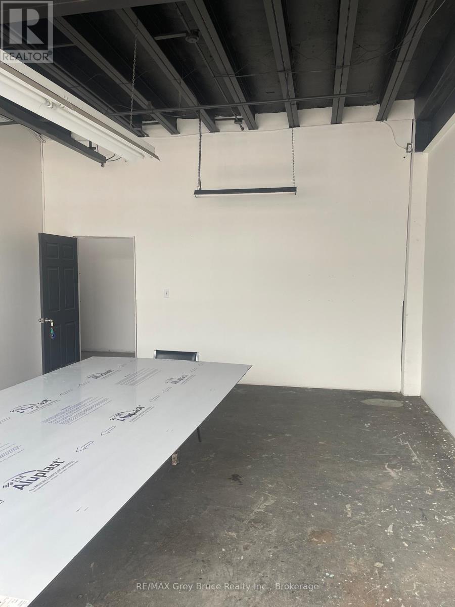 205 - 1198 2nd Ave Avenue E, Owen Sound, Ontario  N4K 2H9 - Photo 1 - X12003752