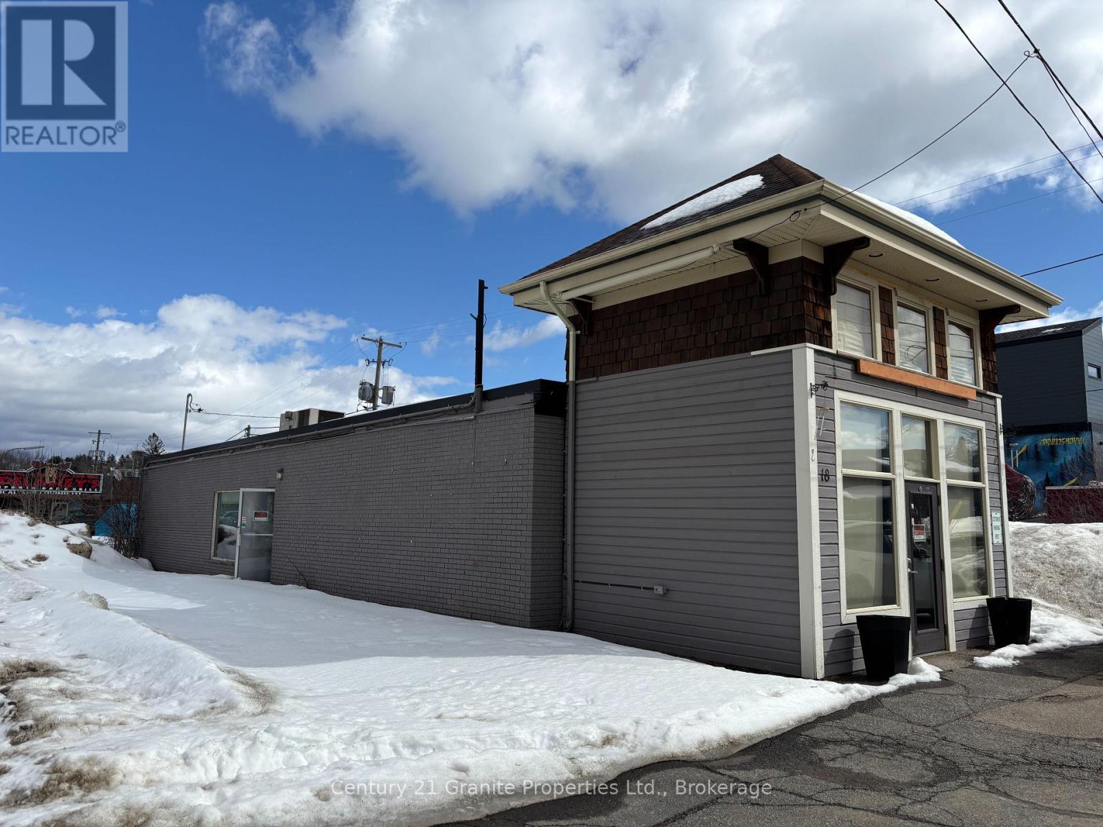 18 John Street, Huntsville (Chaffey), Ontario P1H 1H2 - Photo 1 - X12016970