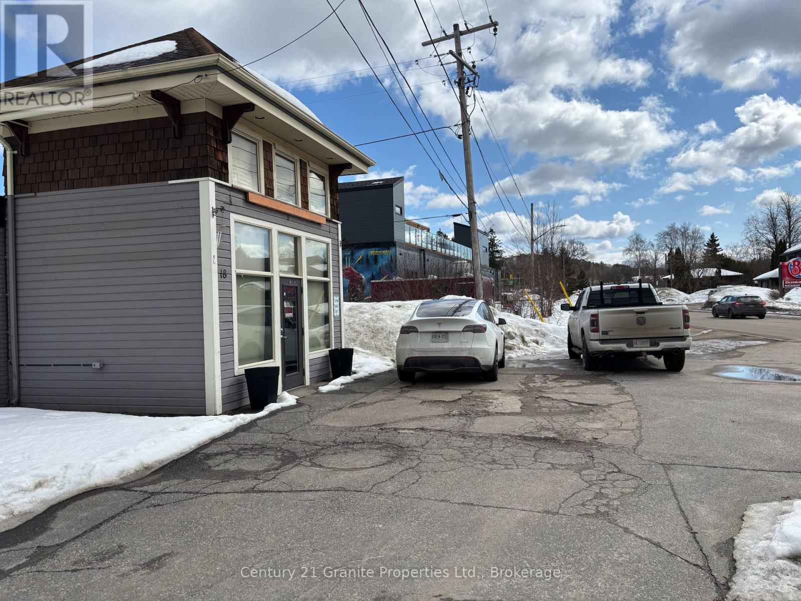 18 John Street, Huntsville (Chaffey), Ontario P1H 1H2 - Photo 3 - X12016970