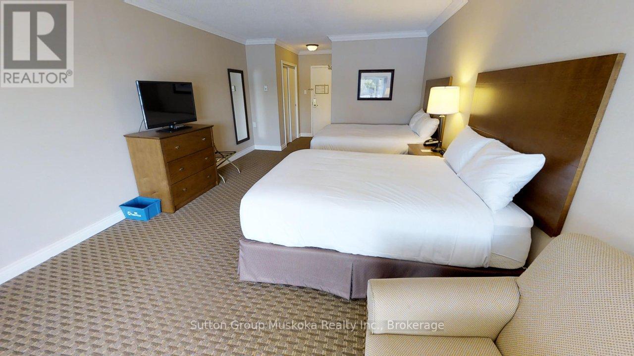 421 - 421 Bayshore - Deerhurst Drive, Huntsville (Chaffey), Ontario  P1H 2E8 - Photo 3 - X12018802