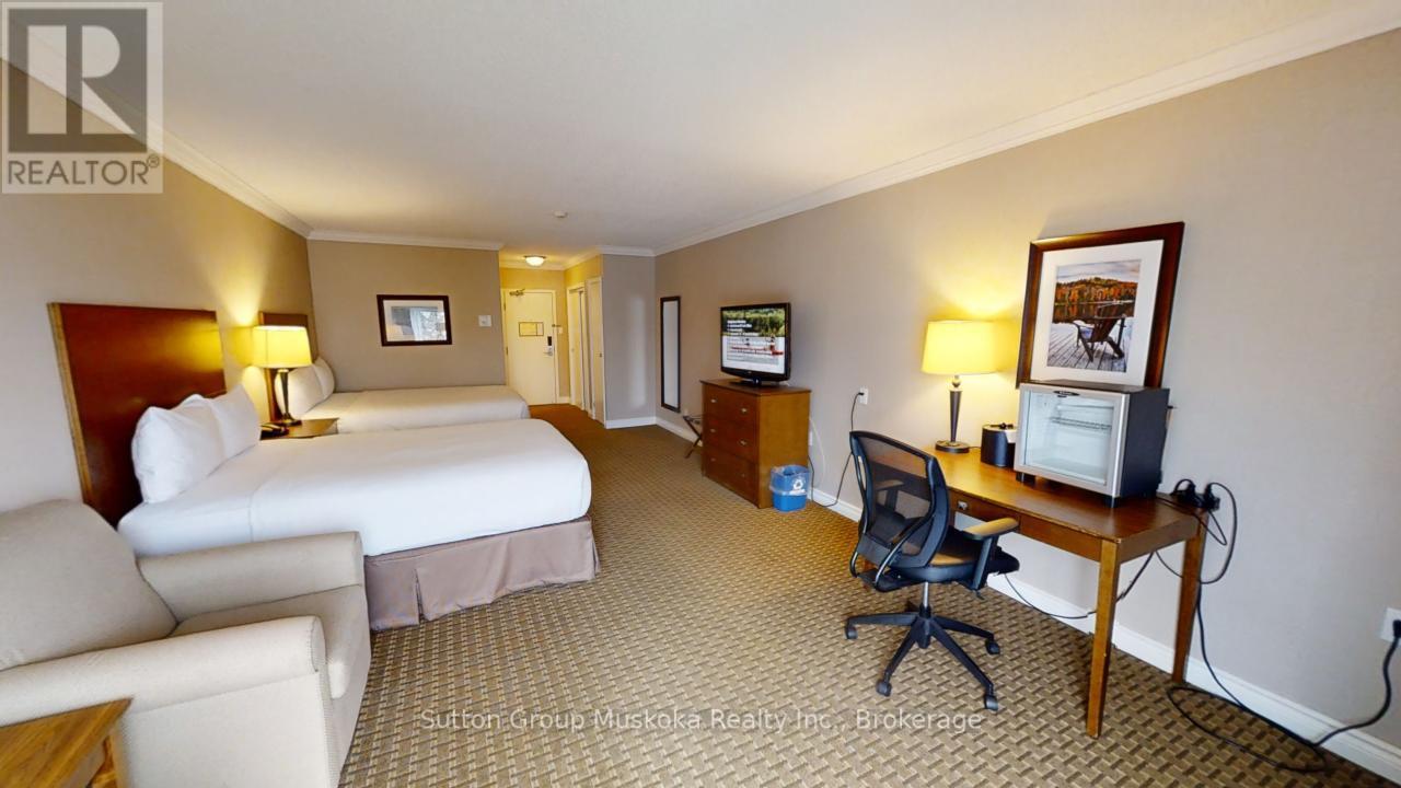 402 - 402 Bayshore - Deerhurst Drive, Huntsville (Chaffey), Ontario  P1H 2E8 - Photo 4 - X12018823