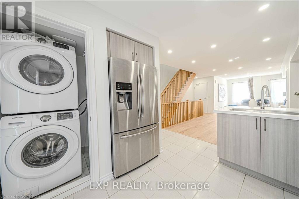 2500 Hill Rise Court Unit# 10, Oshawa, Ontario  L1L 0M6 - Photo 4 - 40706691
