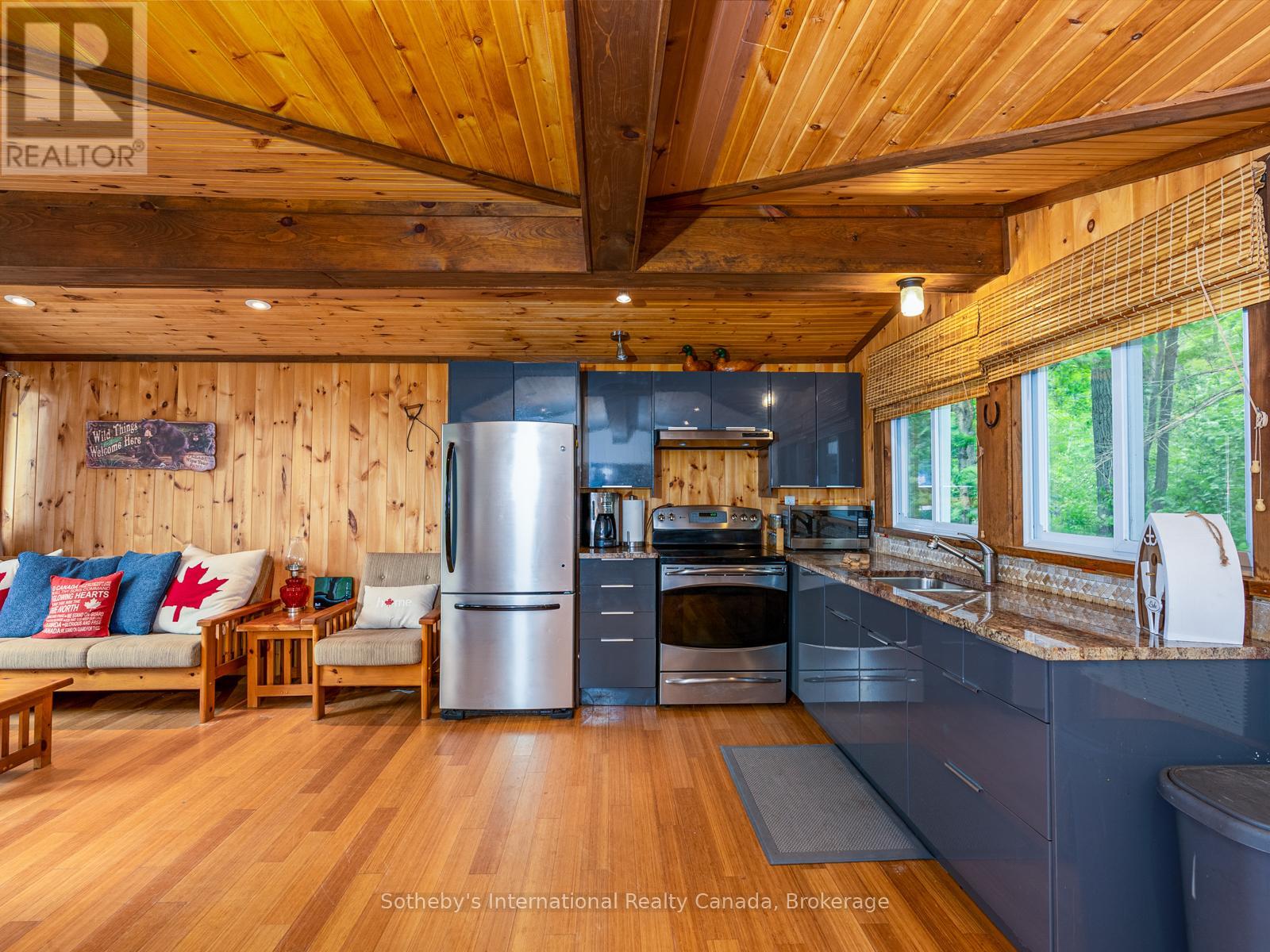 1040 Kahshe Lake, Gravenhurst (Morrison), Ontario  P0E 1G0 - Photo 9 - X12029594