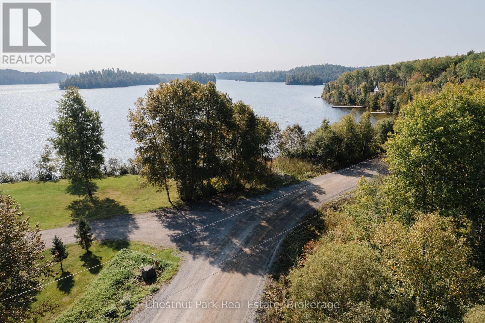 38 White Bear Court, Temagami, Ontario P0H 2H0 - Photo 3 - X12030179