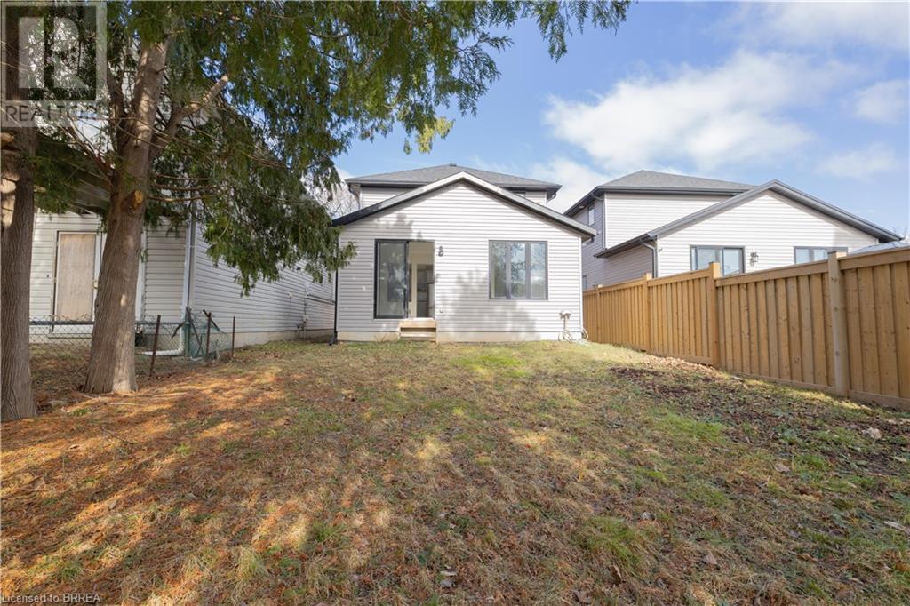 72 Balfour Street, Brantford, Ontario  N3T 1J7 - Photo 11 - 40705148