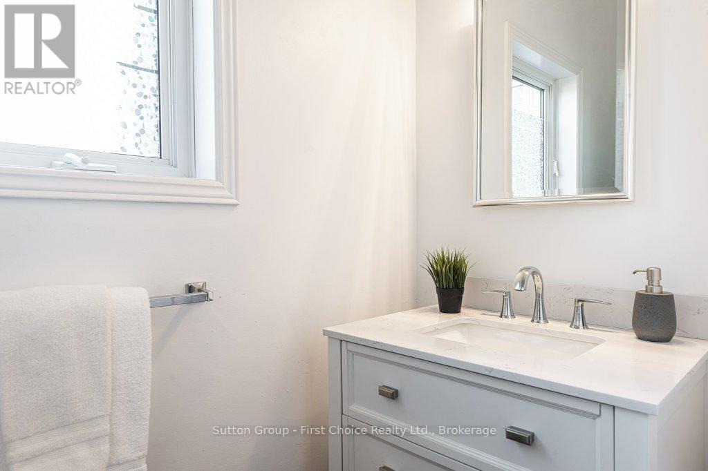 4888 Linhaven Drive, Perth East (Ellice), Ontario  N0K 1J0 - Photo 5 - X12030882