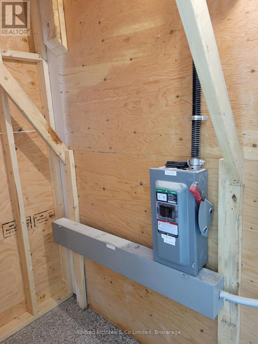 Unit 101, Durham - 185 Elizabeth Street E, West Grey, Ontario  N0G 1R0 - Photo 10 - X12031070