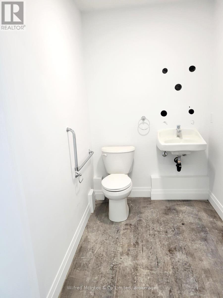 Unit 101, Durham - 185 Elizabeth Street E, West Grey, Ontario  N0G 1R0 - Photo 5 - X12031070