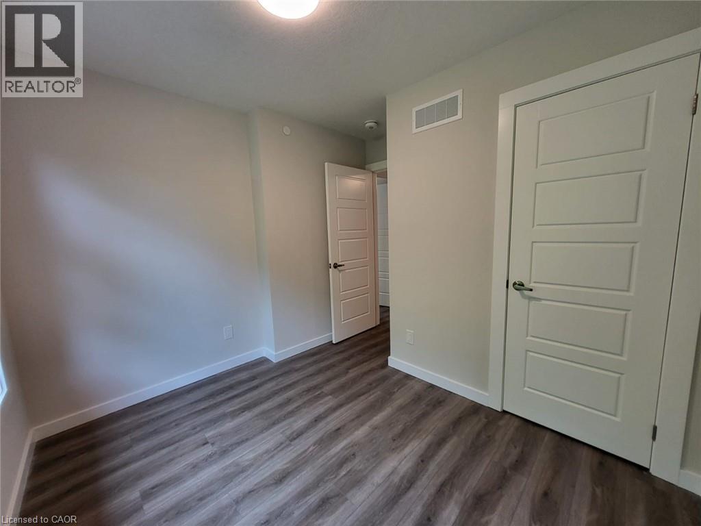 118 Gravel Ridge Trail Unit# F02, Kitchener, Ontario N2E 0B8 - Photo 3 - 40834339